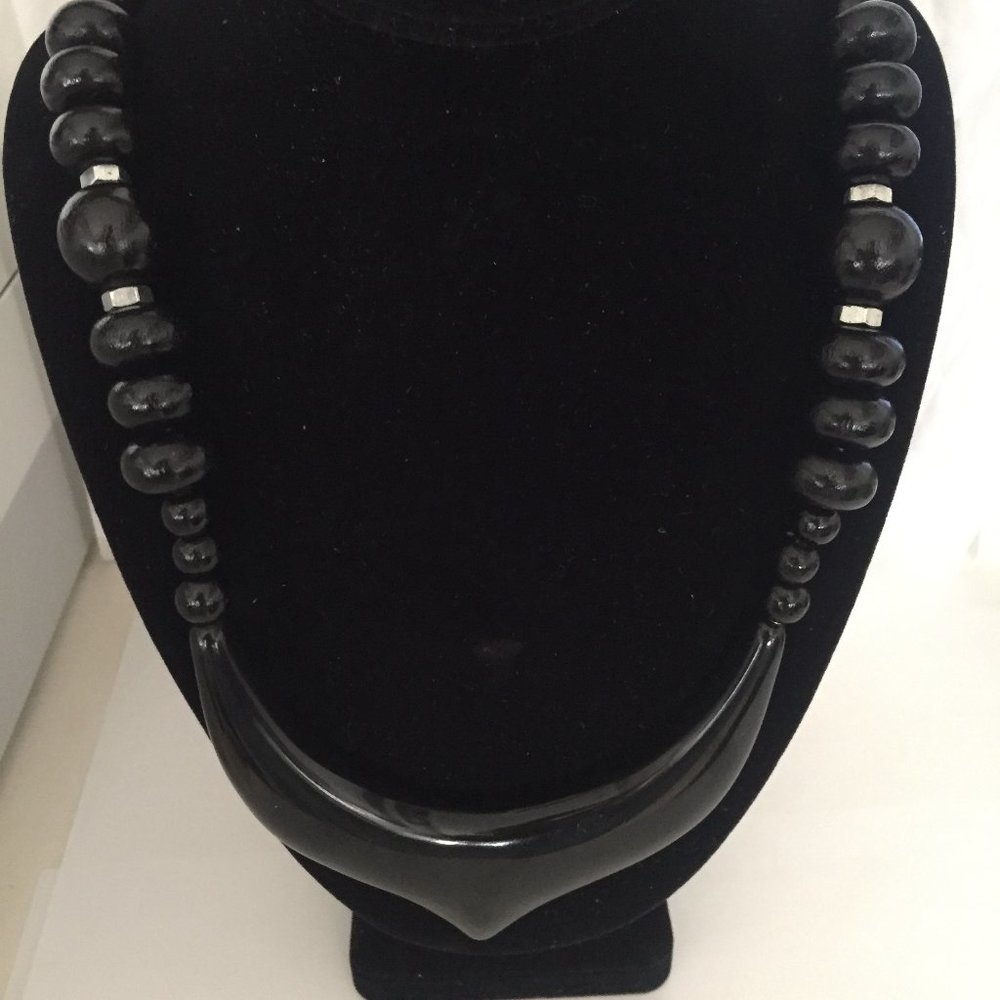 Vintage 1960's-1970's Black Bead Pendant Necklace